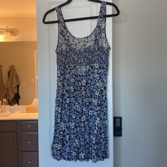 Soft floral sundress - Picture 4 of 5